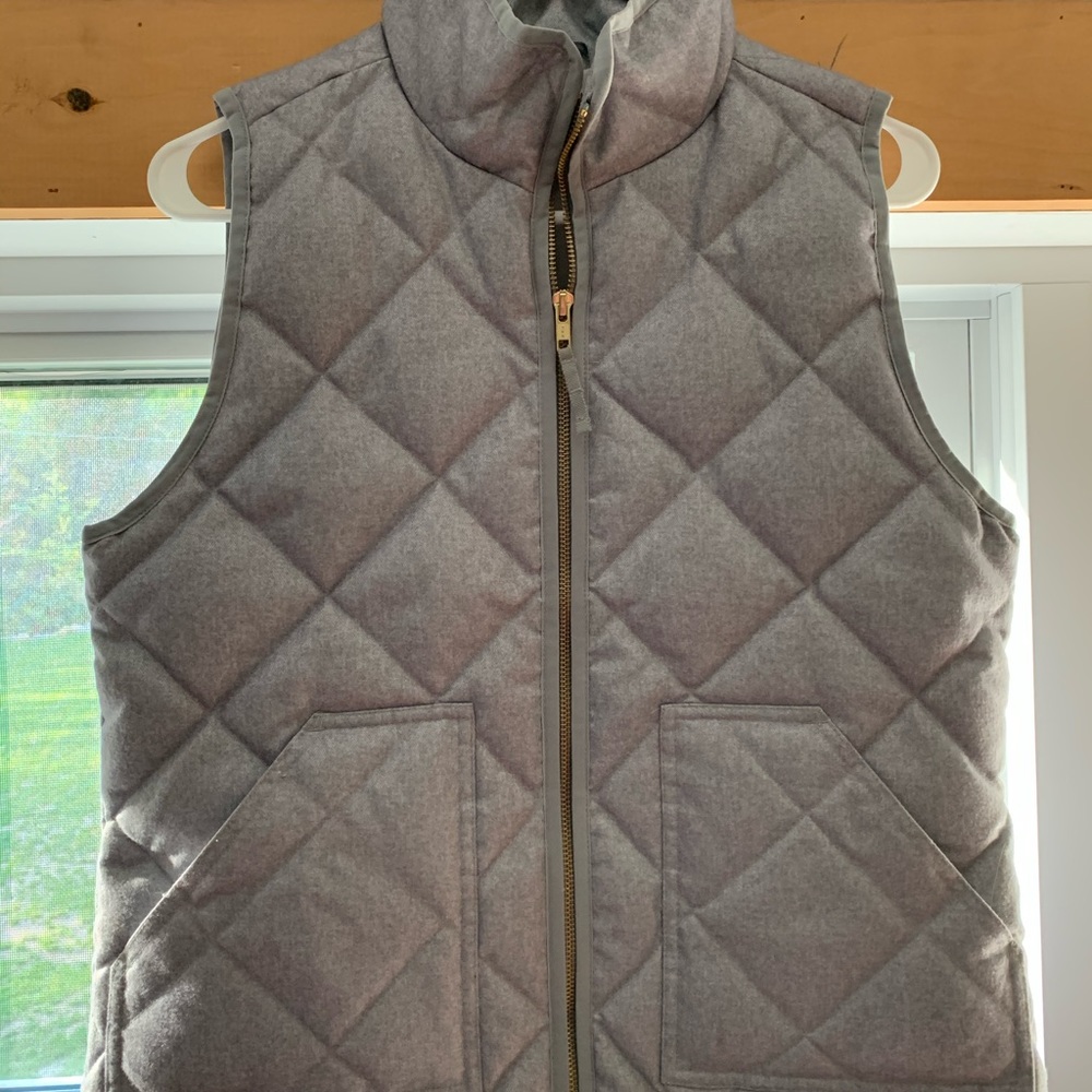 Like New Puffer Vest Size Small Gray J. Crew